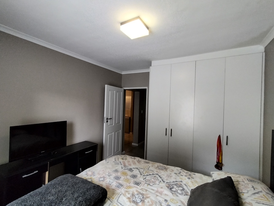 To Let 2 Bedroom Property for Rent in Silver Oaks Western Cape